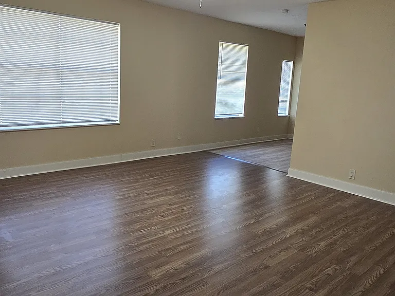 4211 Chartres St #6 — Photo 6
