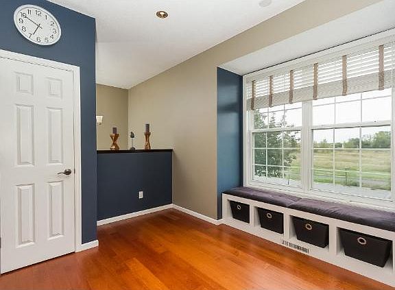 3rd image of 7818 Old Carriage Ct