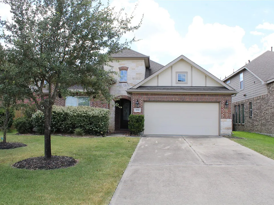 21911 Avalon Queen Dr