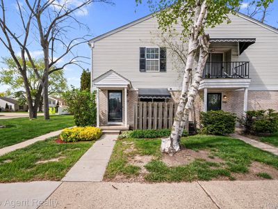 24755 Meadow Ln, Harrison Township, MI, 48045