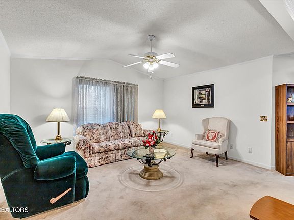 5th image of 10621 Lone Star Way