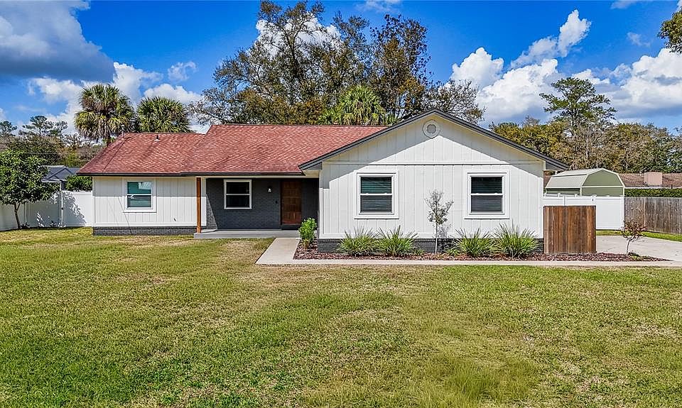 1st image of 4235 SE 12th Pl