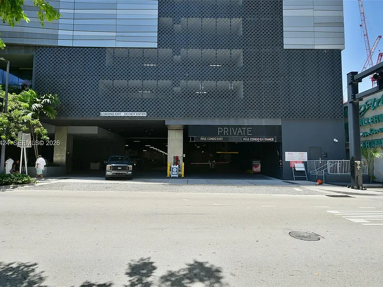 88 SW 7th St — Photo 17