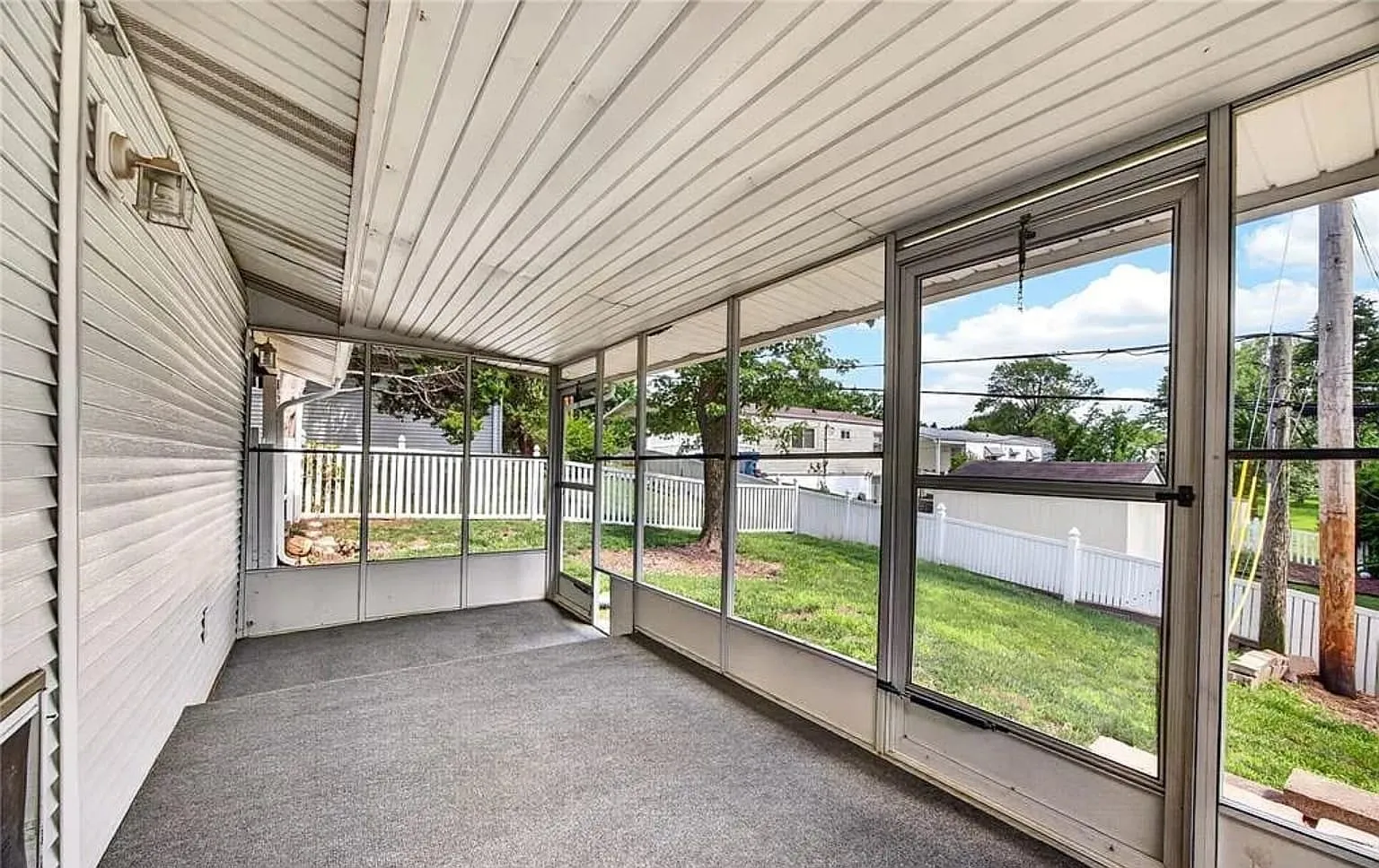 3 bed, 1104 sqft, $2,300 — Photo 4