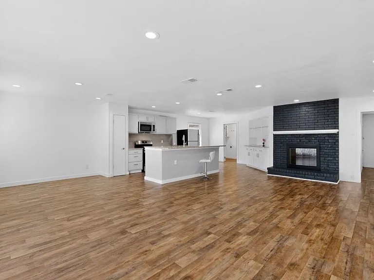 1545 Drury Dr — Photo 15