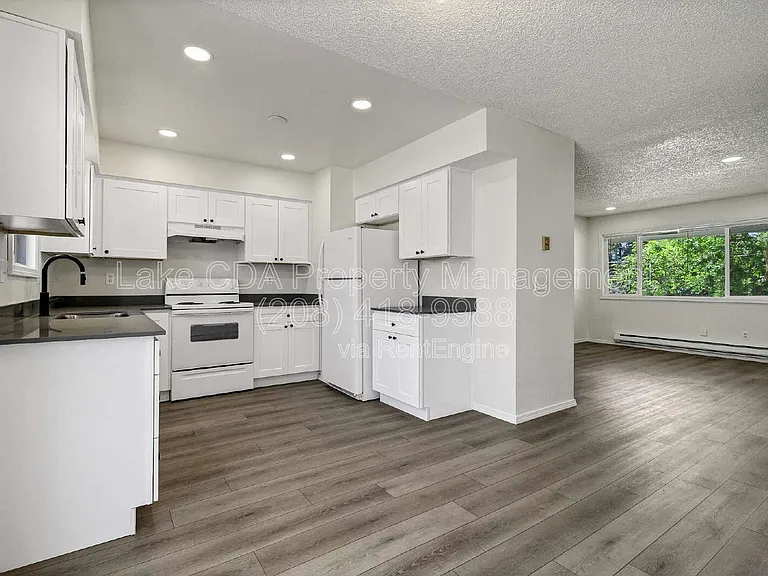 906 N 2nd St — Photo 6
