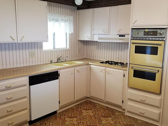 3rd image of 3703 Shetland Ln