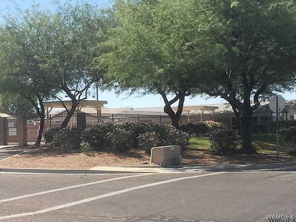 4th image of 2549 E Jared Dr
