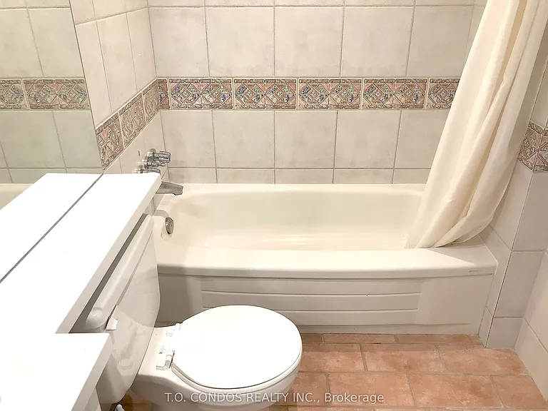 633 Bay St #511 — Photo 11