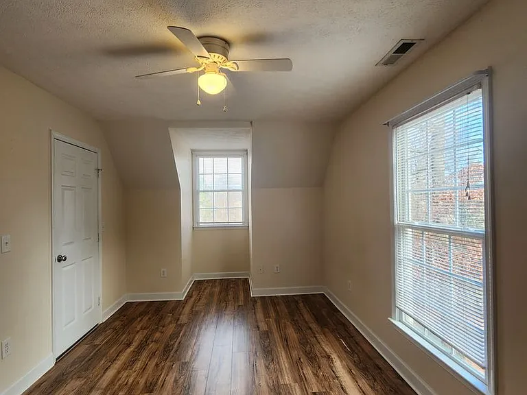 52 Iris St — Photo 20