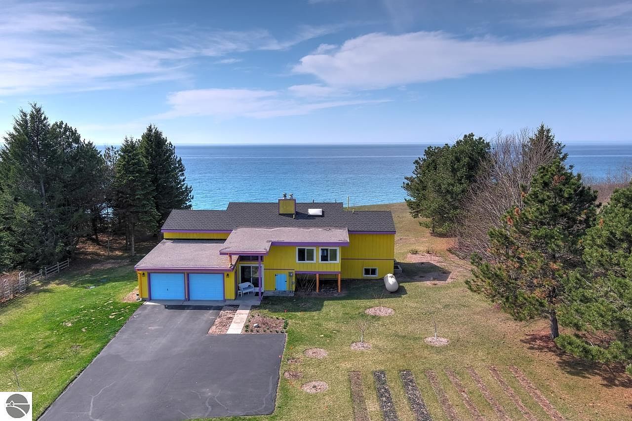 11805 N Foxview Dr, Northport, MI 49670 Zillow