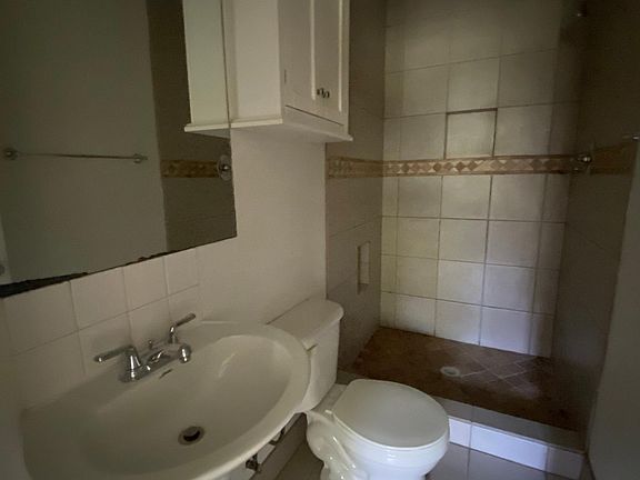 5th image of 211 W Annie St #210