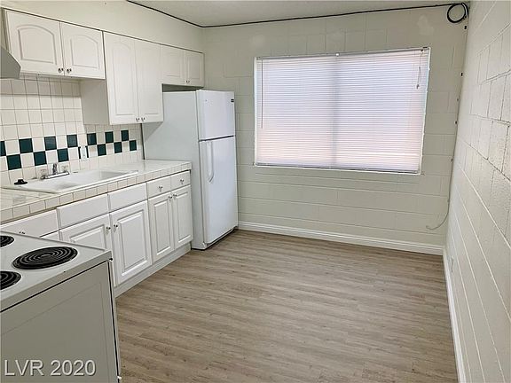 4th image of 212 Kola St APT 1