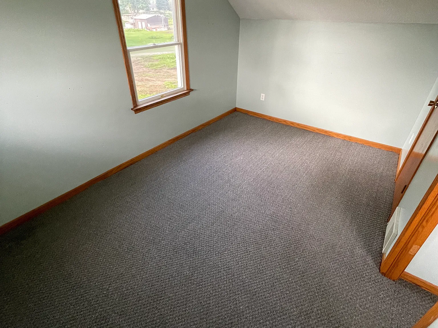 2 bed, 750 sqft, $900 — Photo 4