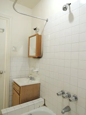 Rented by Bohemia Realty Group | media 32