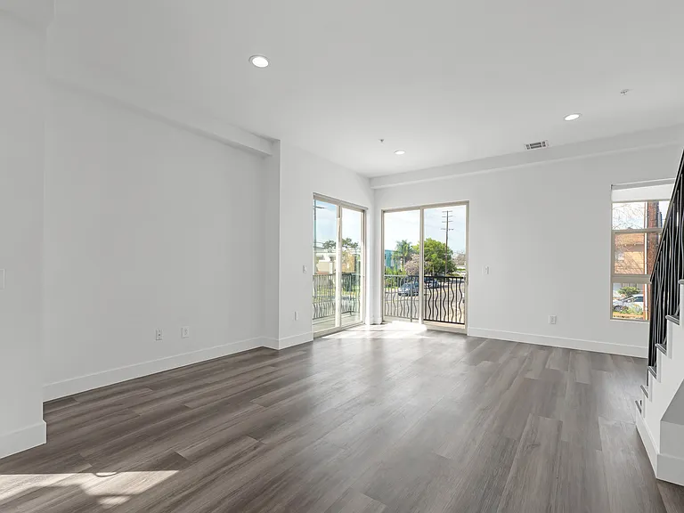 6006 N Klump Ave — Photo 14