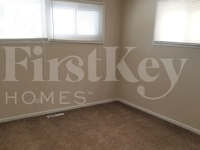 303 Prospect Ave — Photo 8