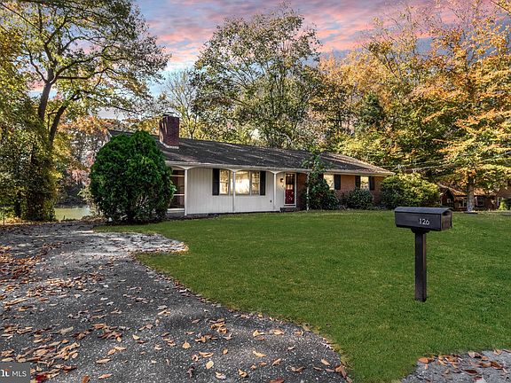 2nd image of 126 Holly Oak Dr