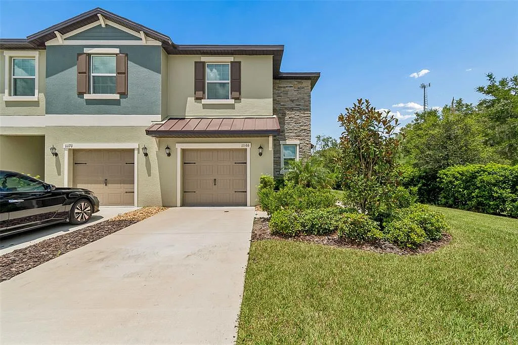 3 bed, 3.0 bath, 1787 sqft, $2,400 — Photo 4