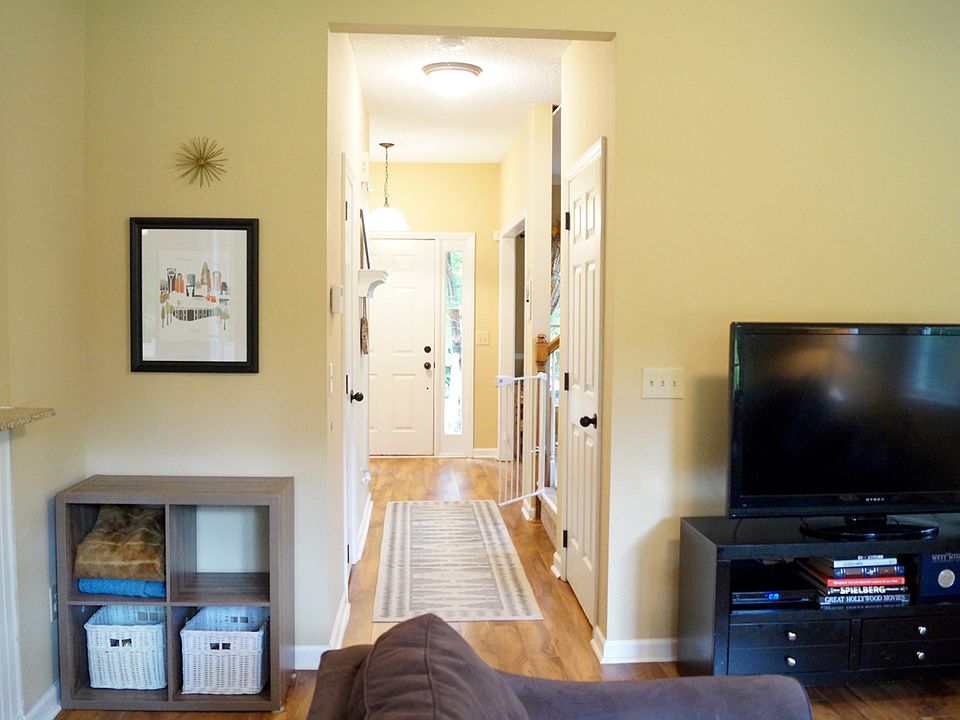 1st image of 2922 Windsor Chase Dr
