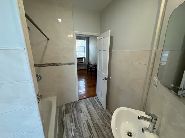 587 Vanderbilt Avenue image 11 of 13