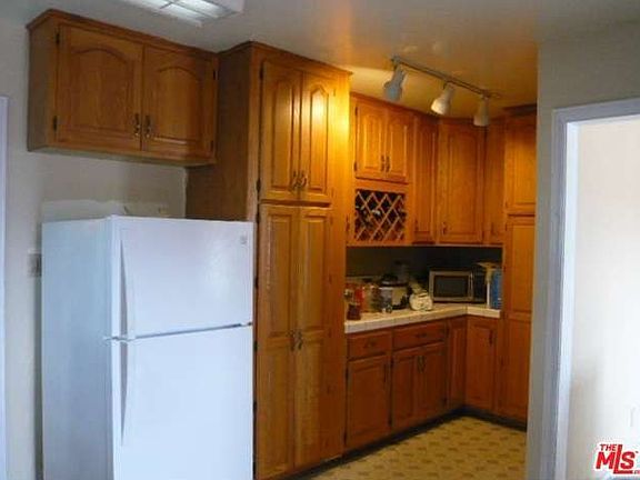 3rd image of 3474 Blair Dr