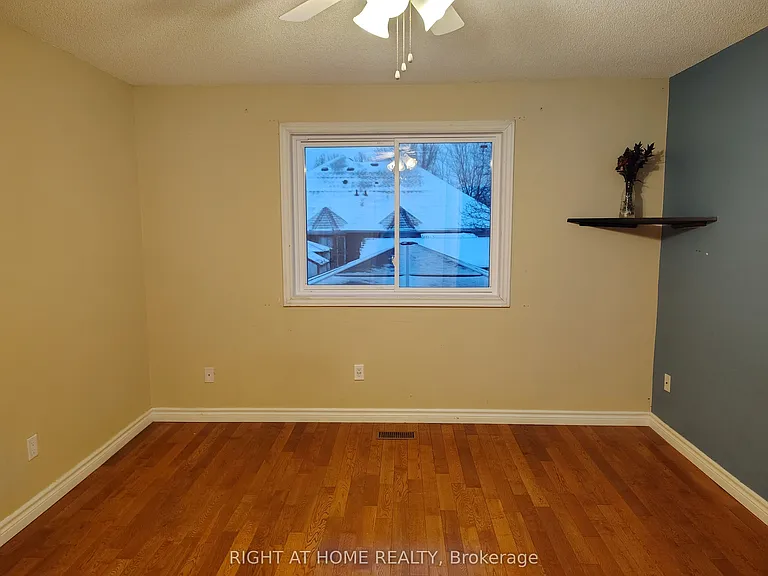 47 Jackson Ct W — Photo 16