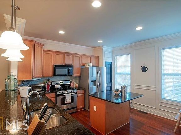 5th image of 3265 Greenwood Oak Dr