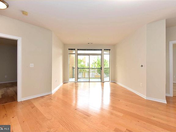 4th image of 2200 N Westmoreland St Unit 312