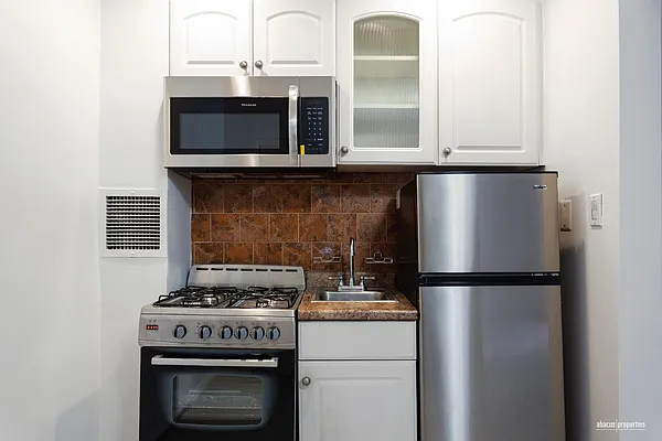 Rented by Abacus Properties | media 18