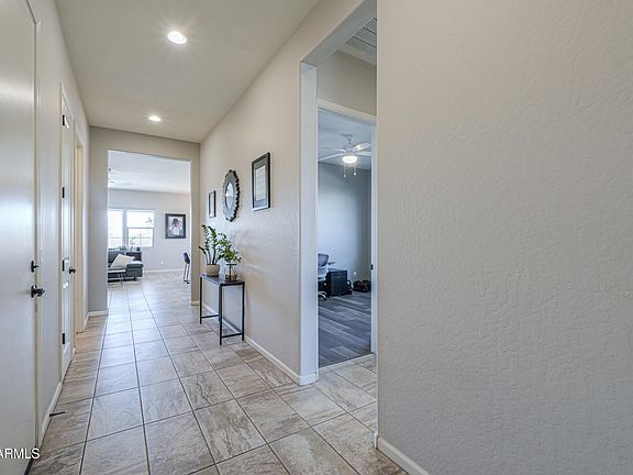 3rd image of 139 E DESERT BROOM Drive