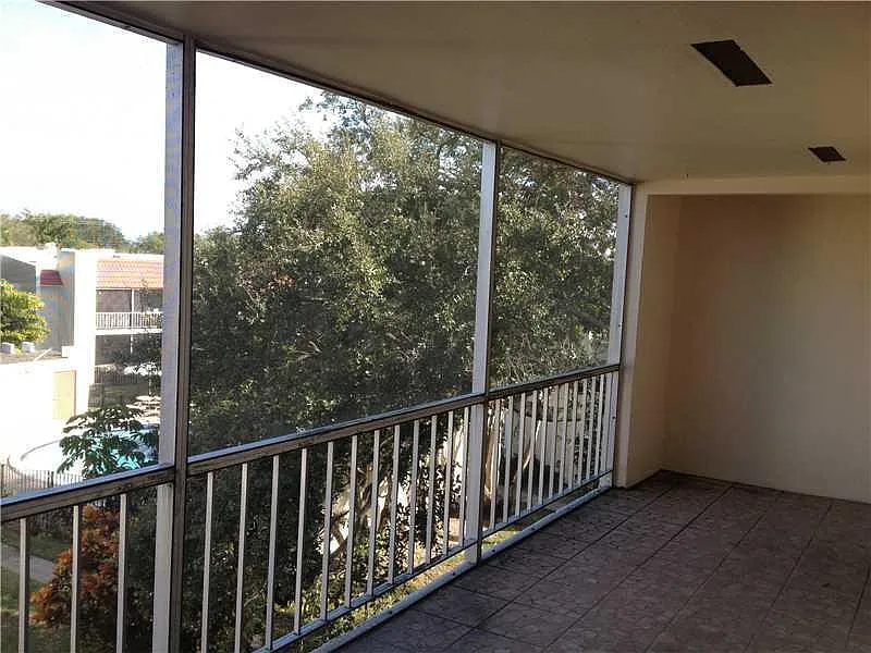 2 bed, 2.0 bath, 847 sqft, $2,025 — Photo 4