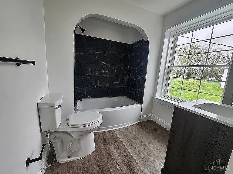 302 W Main St #4 — Photo 5