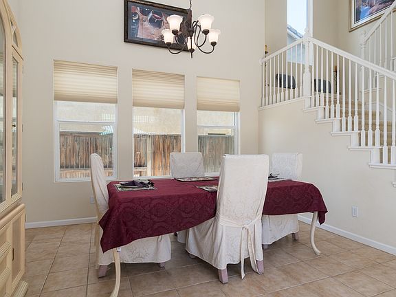 5th image of 1629 Crowle Ct