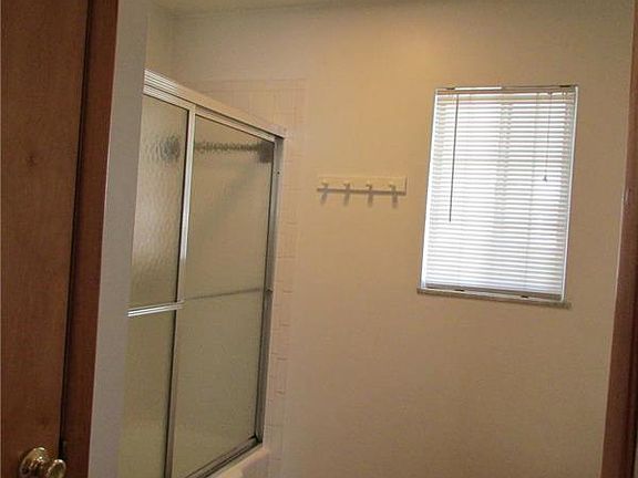 5th image of 319 Johnet Dr APT 5