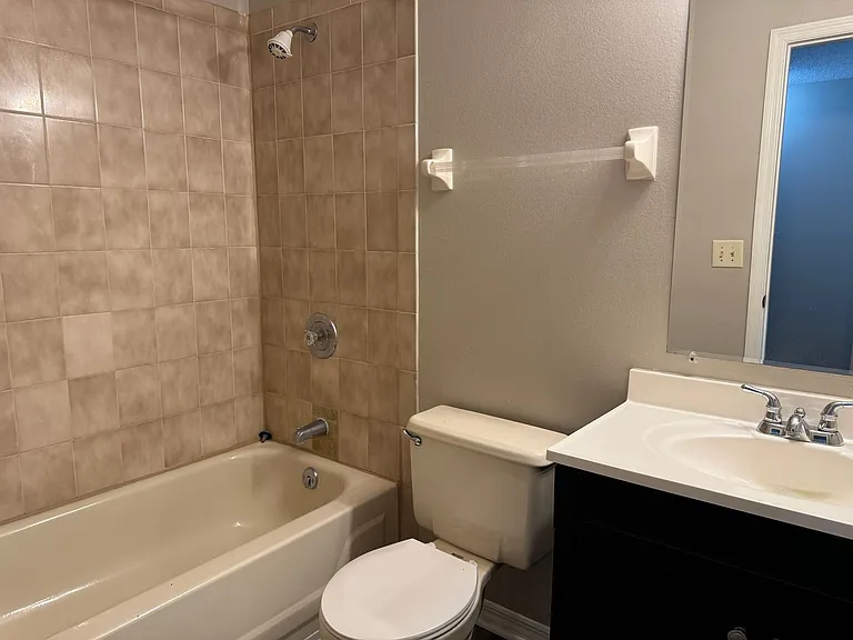 1643 Sandy Point Sq #72 — Photo 19