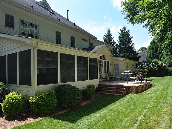 Huge Sunroom & Patio
