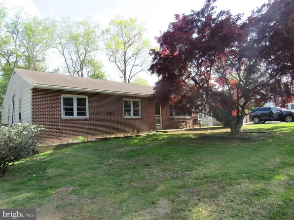 805 Galbraith Ave, Upper Chichester, PA 19061