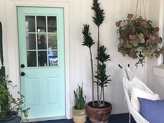 Screened in porch