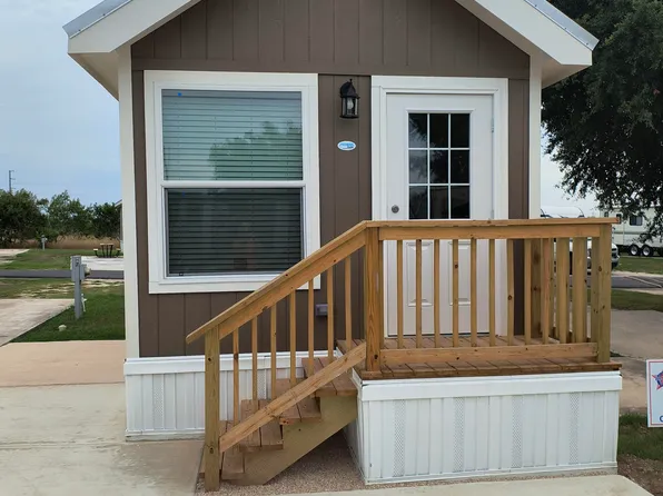 13550 Donop Rd, Elmendorf, TX