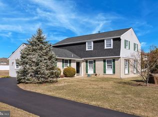147 Watergate Dr, Langhorne, PA 19053