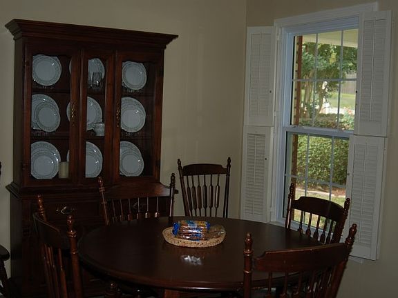 5th image of 704 Tullie Dr