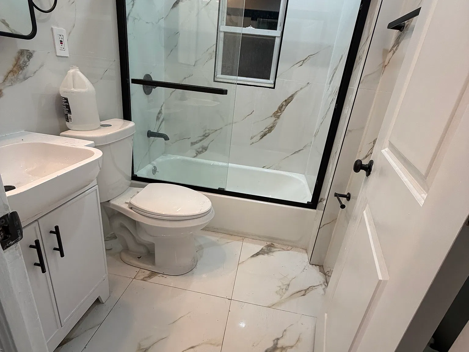 4 bed, $4,000 — Photo 4