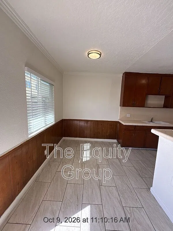 2 bed, 1.0 bath, $1,300 — Photo 2