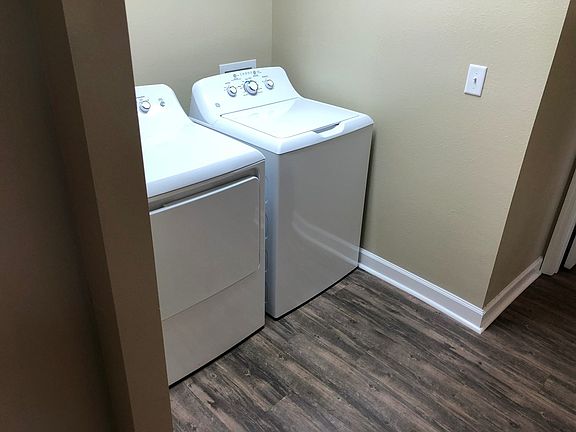 4th image of 1805 W Pensacola St APT 1