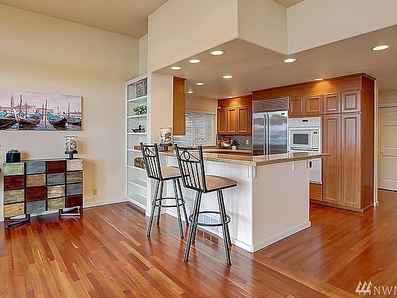 4th image of 3238 W Lake Sammamish Pkwy SE