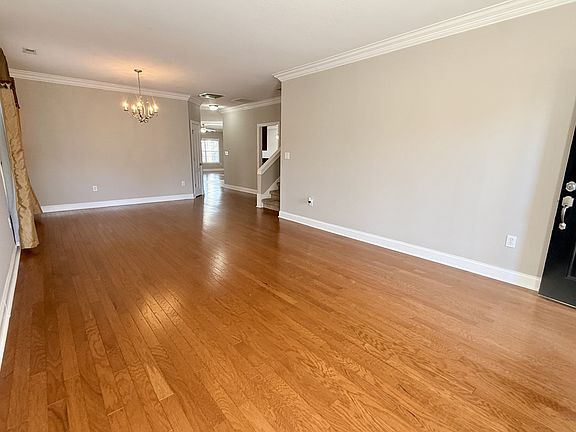 3rd image of 5031 Valley Cove Dr SE