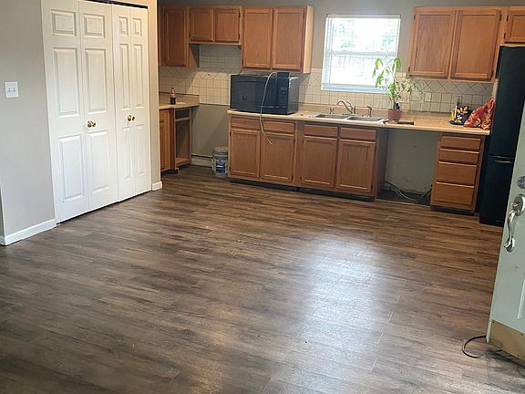 2nd image of 717 Nathan Dr