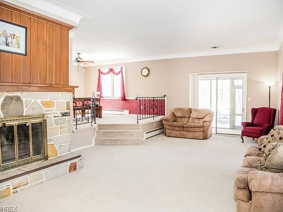 5th image of 104 Wintergreen Hill Dr