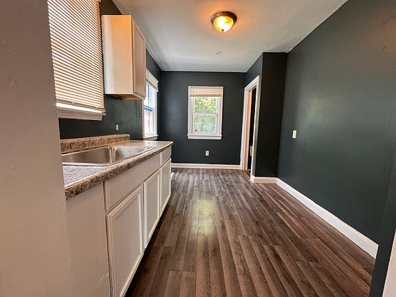 4th image of 18461 Heyden St